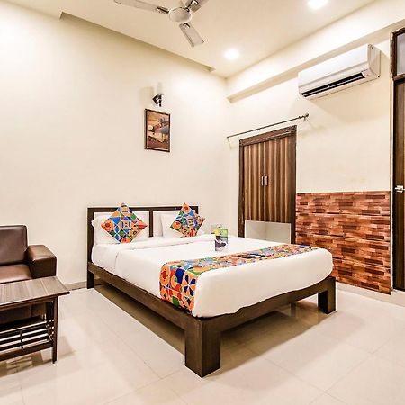 Fabhotel Maher Inn أحمد أباد المظهر الخارجي الصورة