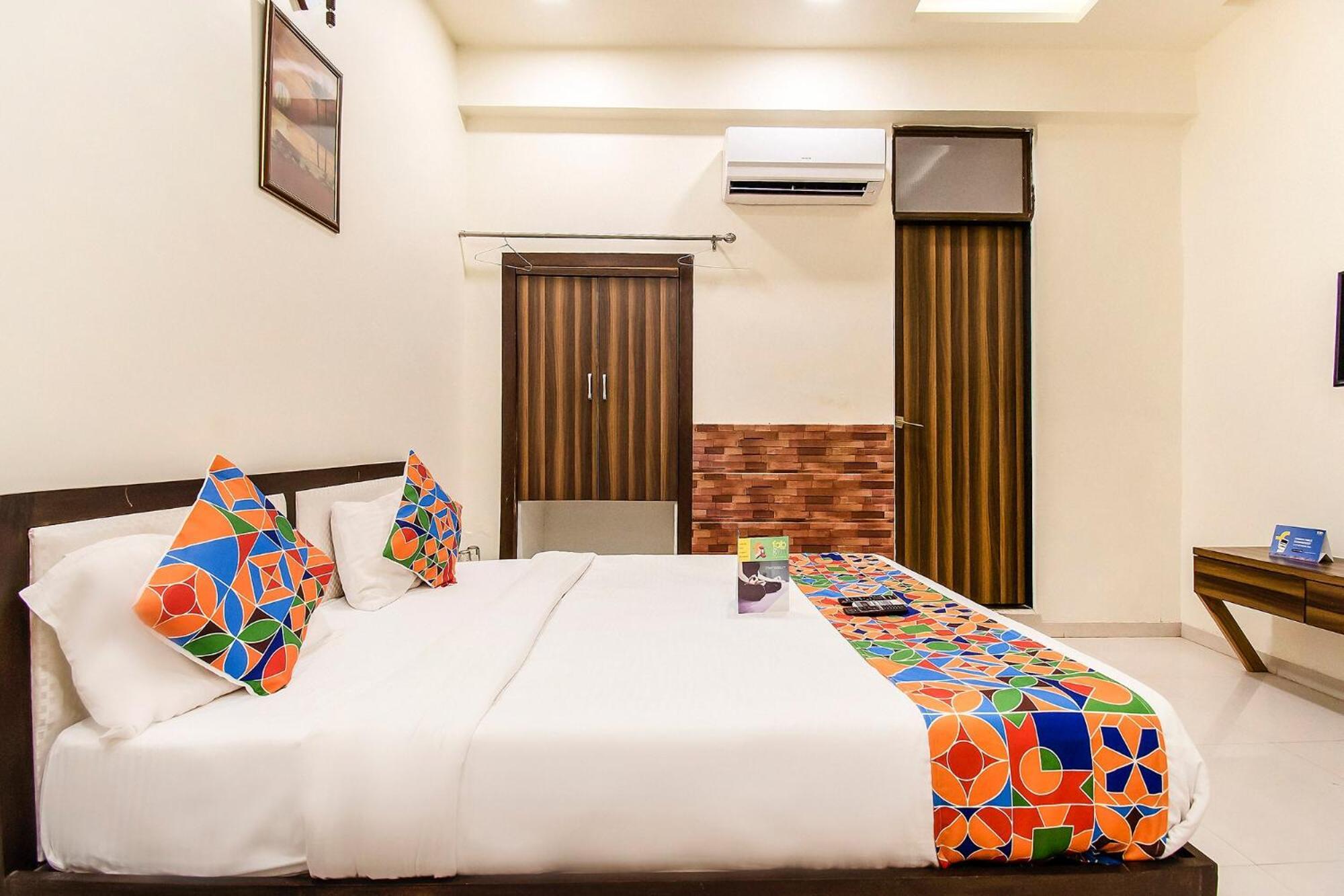 Fabhotel Maher Inn أحمد أباد المظهر الخارجي الصورة