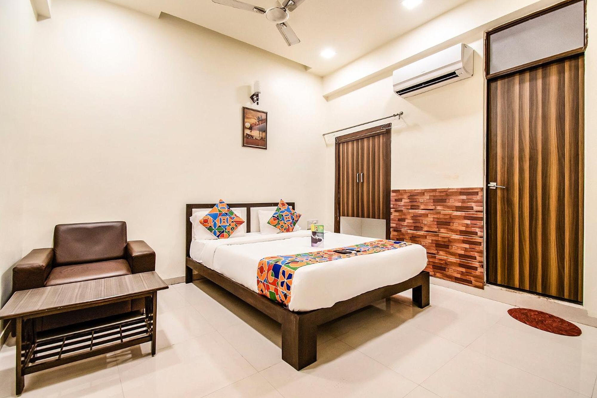 Fabhotel Maher Inn أحمد أباد المظهر الخارجي الصورة