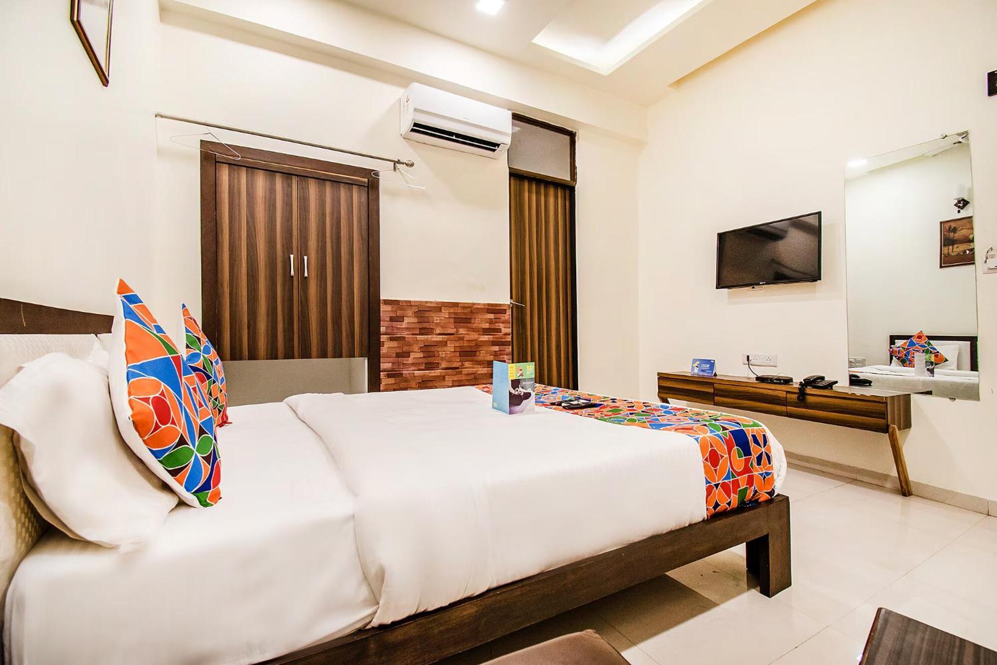 Fabhotel Maher Inn أحمد أباد المظهر الخارجي الصورة